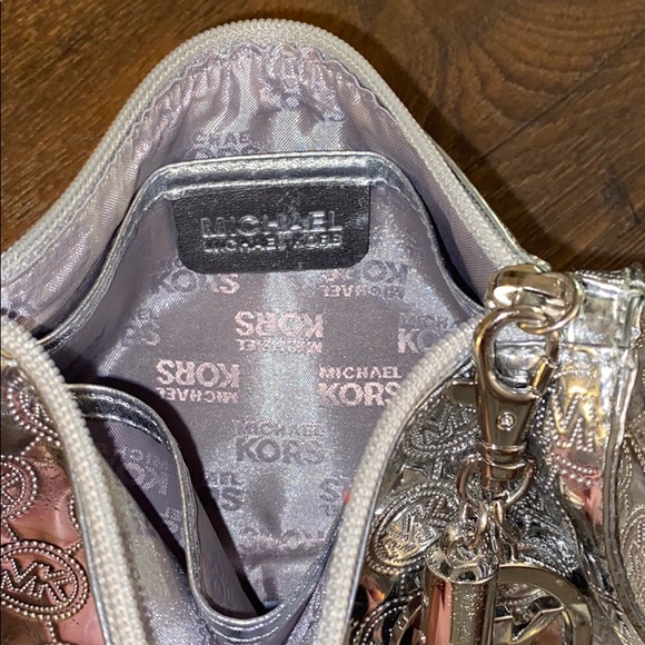 Michael Kors clutch - Picture 3 of 5